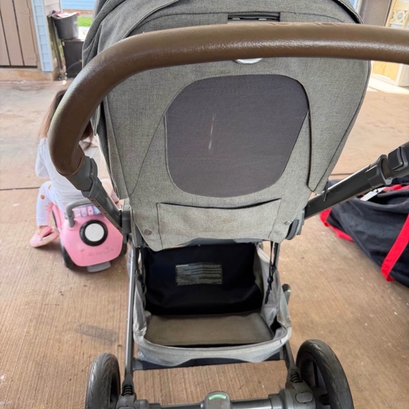 Nuna Mixx Gray and Tan Stroller - Picture 3 of 5